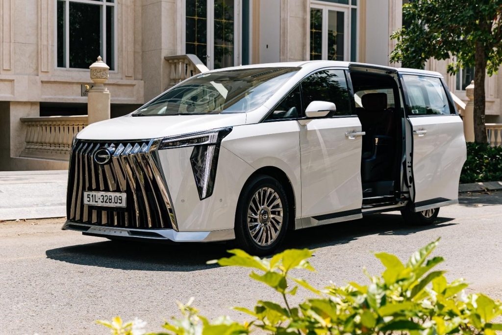 Chiếc GAC M8 MPV cao cấp đến từ Trung Quốc.
